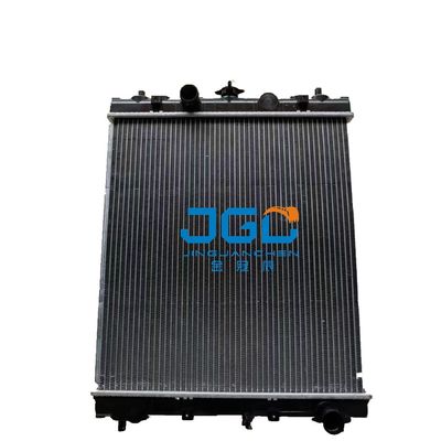 掘削機の予備品のラジエーター タンク ラジエーターの中心アセンブリ4479181 EX70