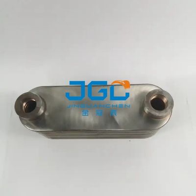 掘削機EC240 EC290のエンジン部分はクーラーVOE20450897 20715681の中心に油をさす