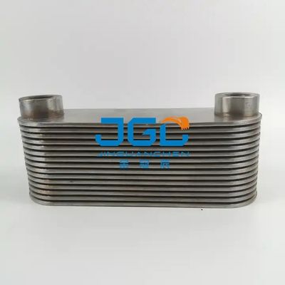 掘削機EC240 EC290のエンジン部分はクーラーVOE20450897 20715681の中心に油をさす