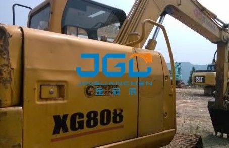 XG808掘削機は前後左右のドアの天窓の上部および下の風防ガラスを連動させる