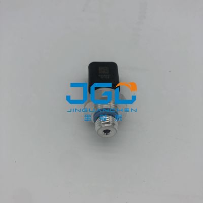 掘削機の部品PC300-8 350-8 360の圧力センサー4358810Fのエンジン部分