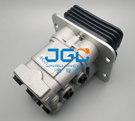 掘削機部品 パイロット制御ペダルバルブ 3698502 掘削機E320C E320D
