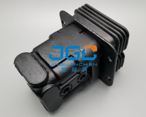 EC210B EC240B EC480D E307D E312BC E320B E306E ボルボ掘削機のペダルバルブ足 14612097 14515047
