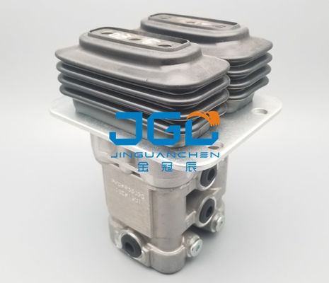 掘削機 液圧スペアパーツ 1010302310 PVD8P5021A SY135-8 SY215-8 SY235-8 掘削機のための足ペダルバルブ