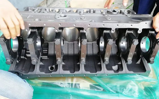 PC200-7 掘削機 6D102 エンジン・シリンダー・ブロック 6731-21-1170