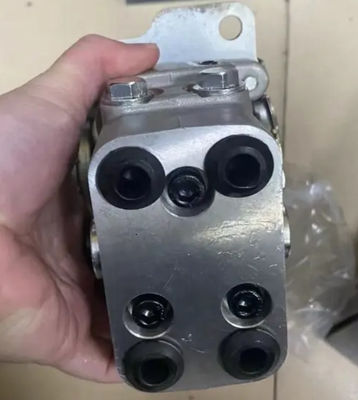 掘削機ペダルバルブ 702-16-04250 移動制御レバー 702-16-01861 702-16-01542 PC78 PC200-7 PC200-8