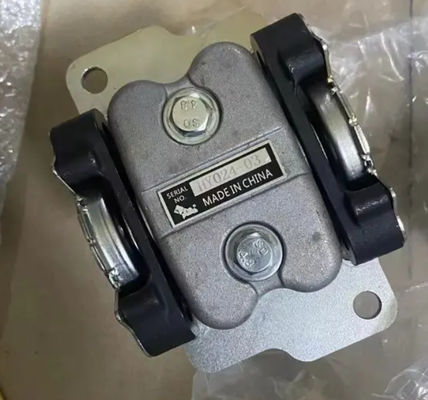 掘削機ペダルバルブ 702-16-04250 移動制御レバー 702-16-01861 702-16-01542 PC78 PC200-7 PC200-8