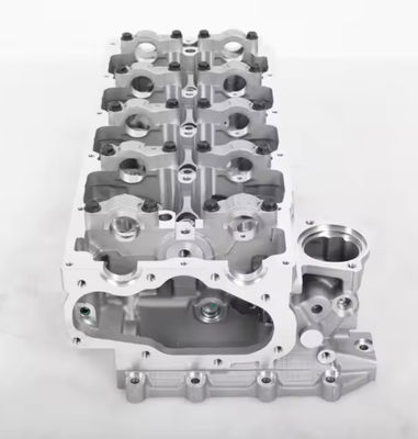 新しい4JJ1 バルブ付きシリンダーヘッド組立